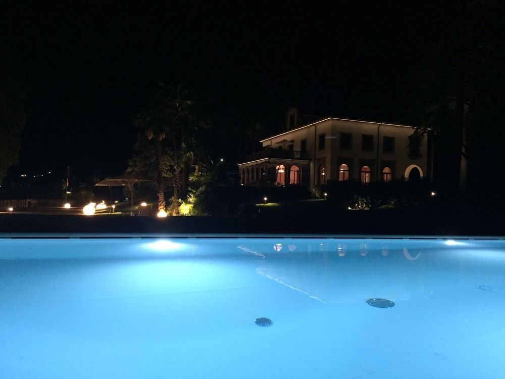 Villa Lario Resort Mandello Mandello del Lario Exteriör bild